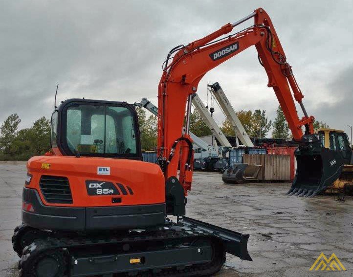 18,000 lb. Doosan DX85R-3 Hydraulic Excavator 1