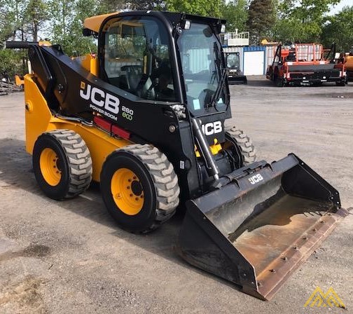 2,600 lb. JCB 260 Skid Steer 1