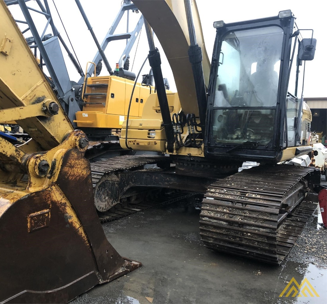 Caterpillar 320D Track Mounted Excavator 7