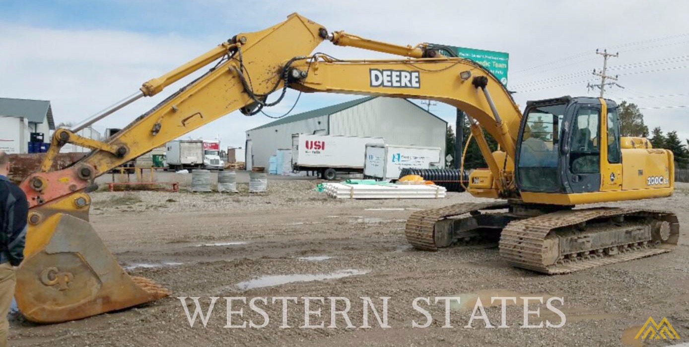 Deere 200C LC crawler excavator with 24