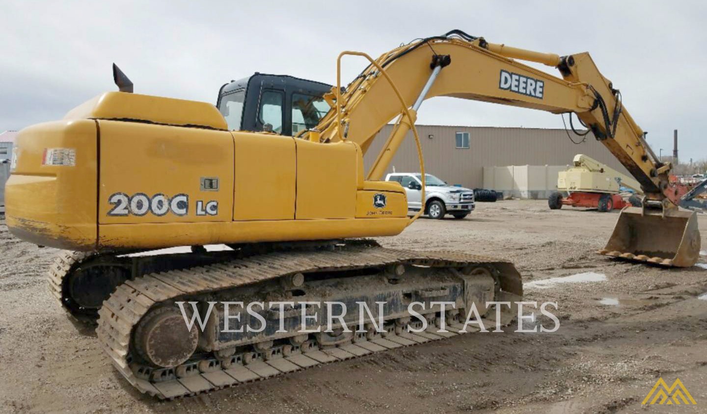 Deere 200C LC crawler excavator with 24
