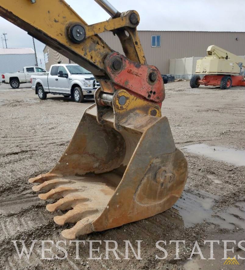 Deere 200C LC crawler excavator with 24