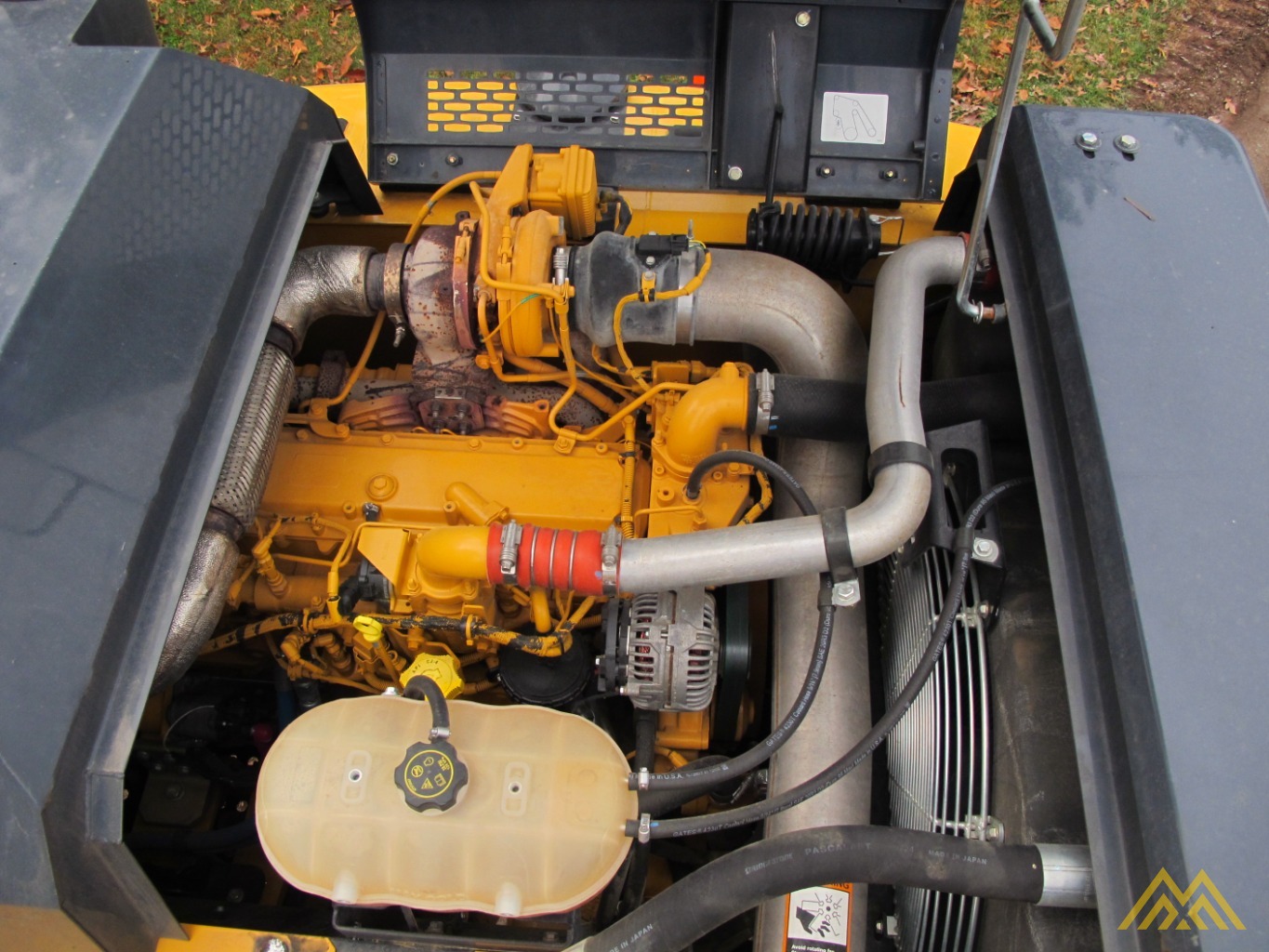 DEERE 210G LC Excavator 1