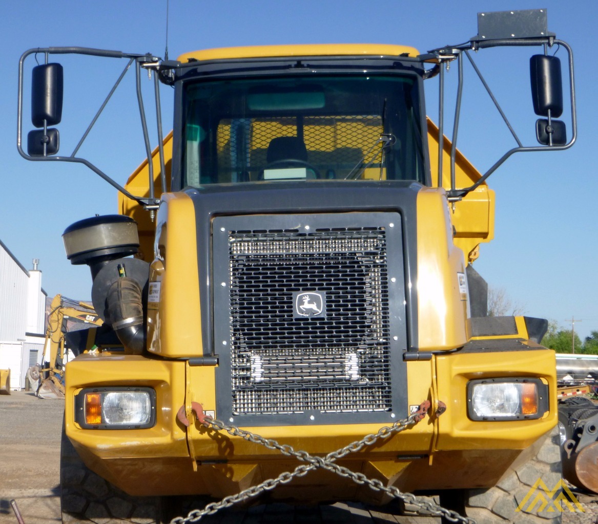 Deere 300D-II Articulating Dump Truck 2