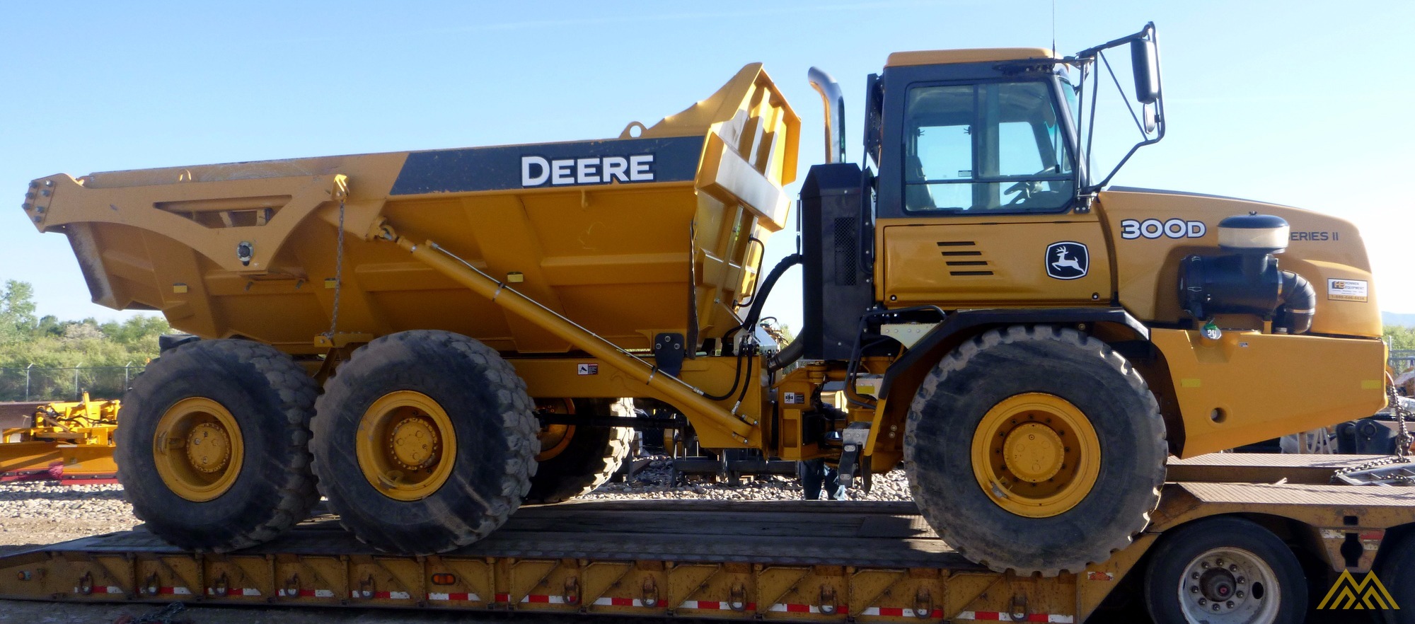 Deere 300D-II Articulating Dump Truck 4