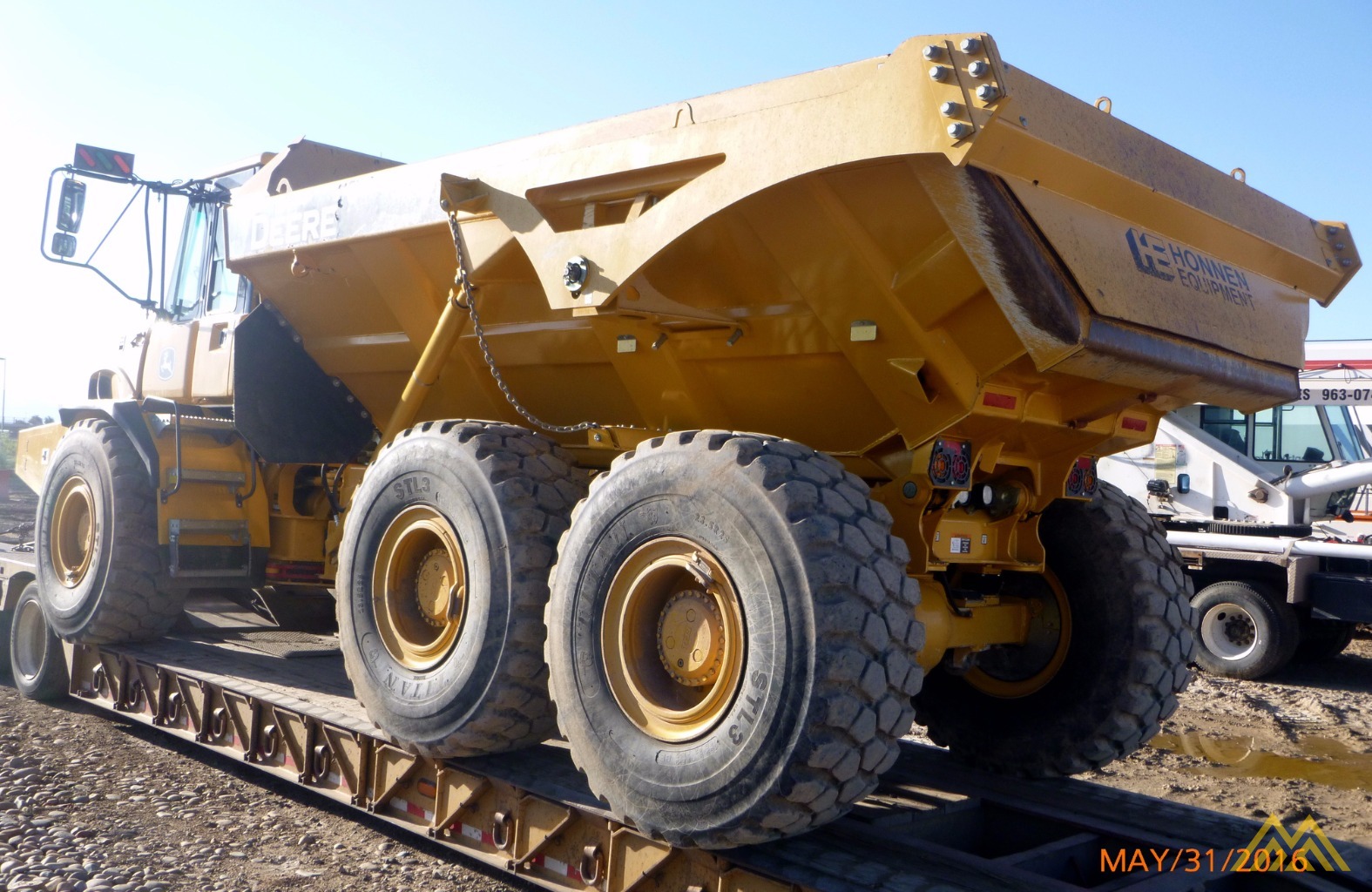 Deere 300D-II Articulating Dump Truck 7