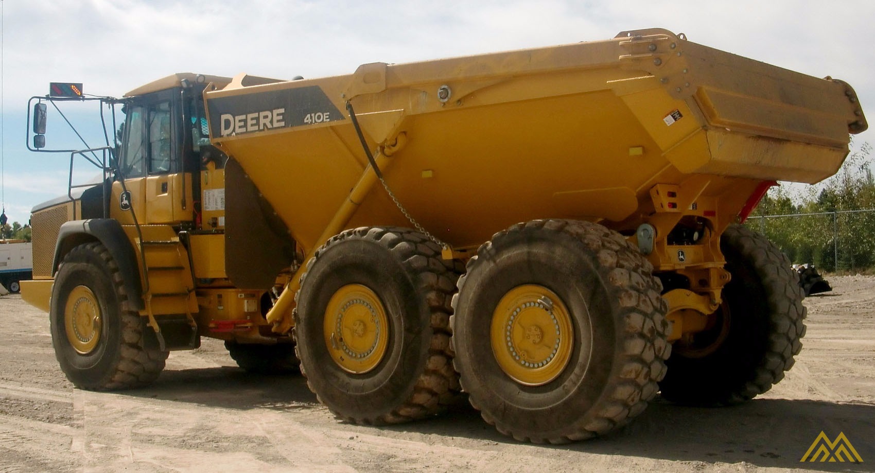 John Deere 410E Articulating Dump Truck 0