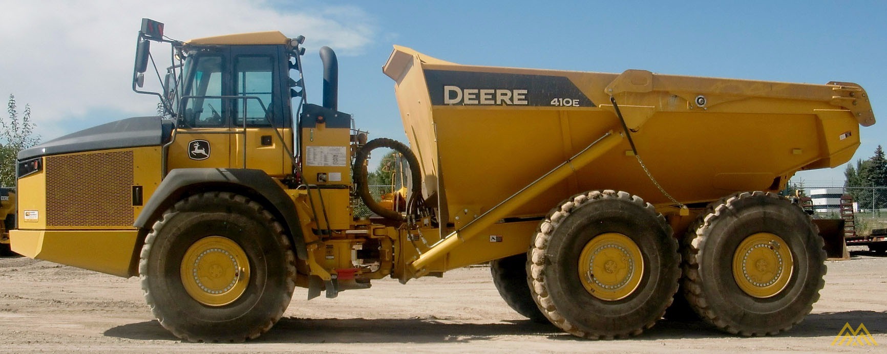 John Deere 410E Articulating Dump Truck 1