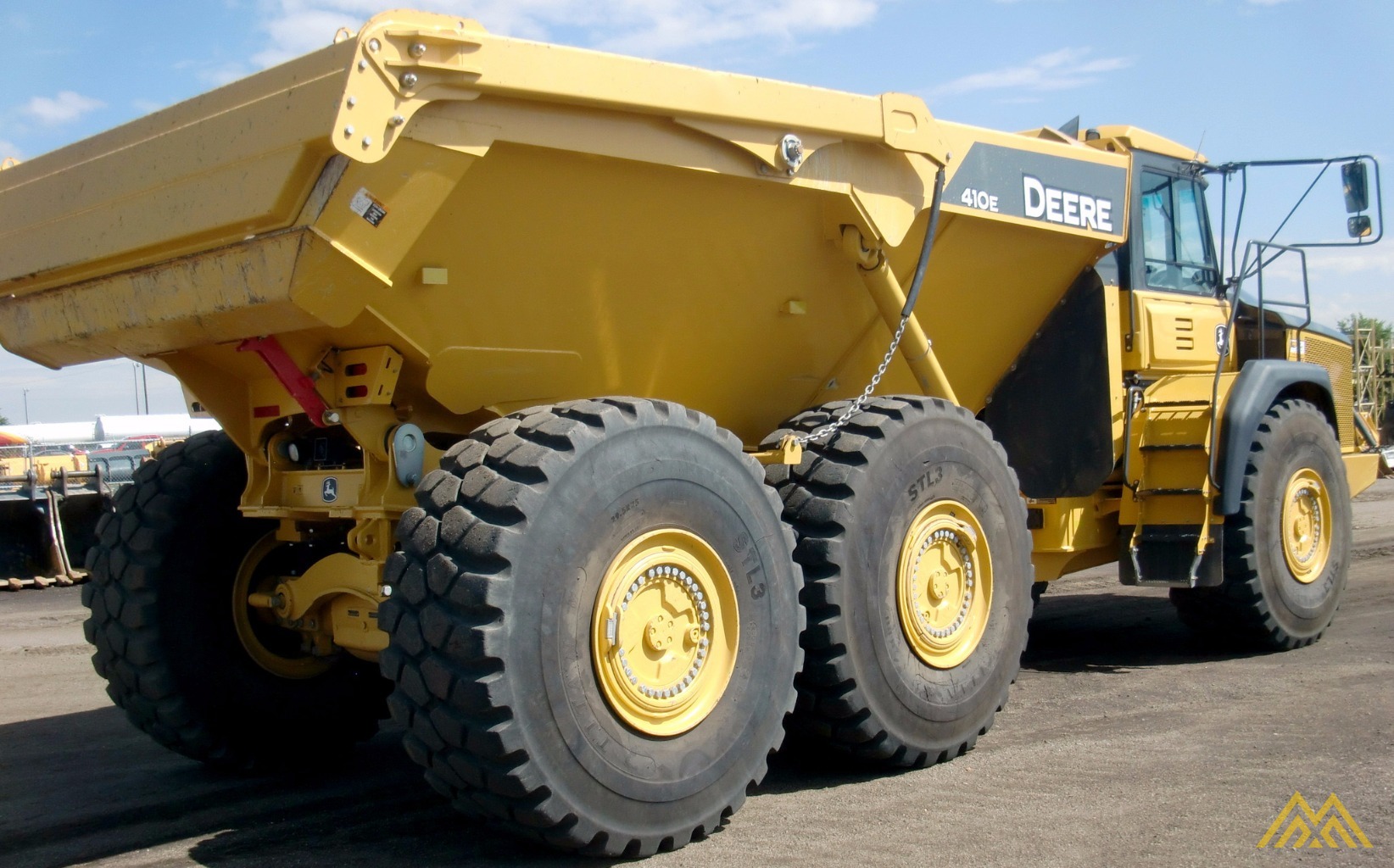 Deere 410E Articulating Dump Truck in Idaho Falls. 5