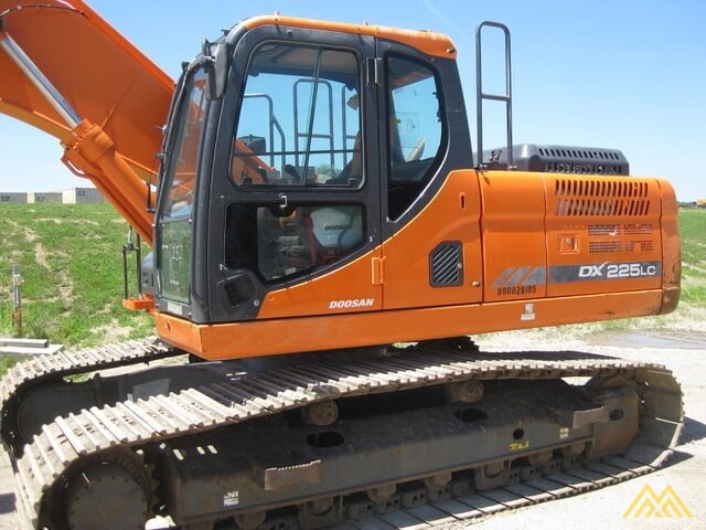 Doosan DX225LC-3 Hydraulic Excavator 0