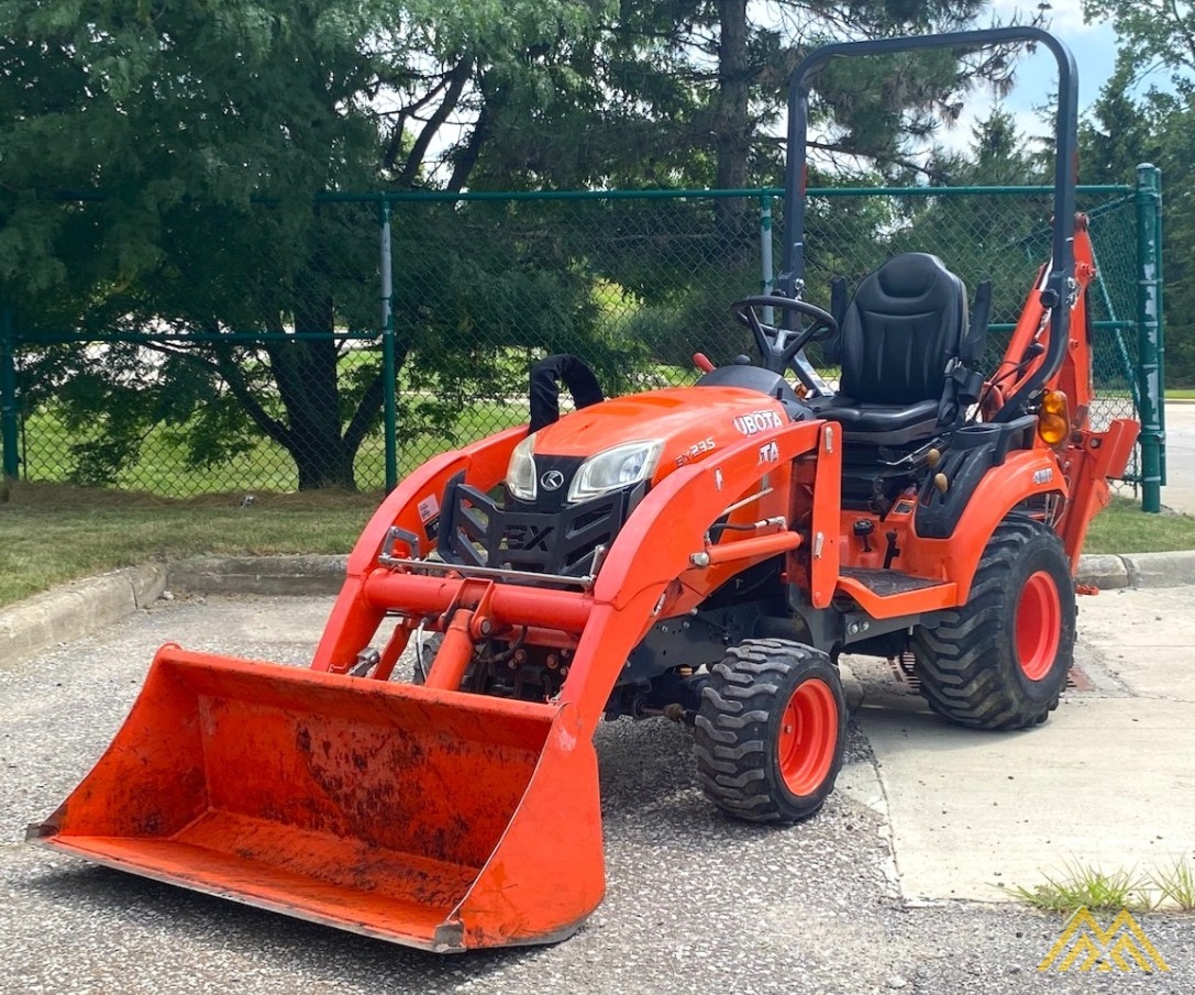 Kubota BX23S Tractor Loader Backhoe  3