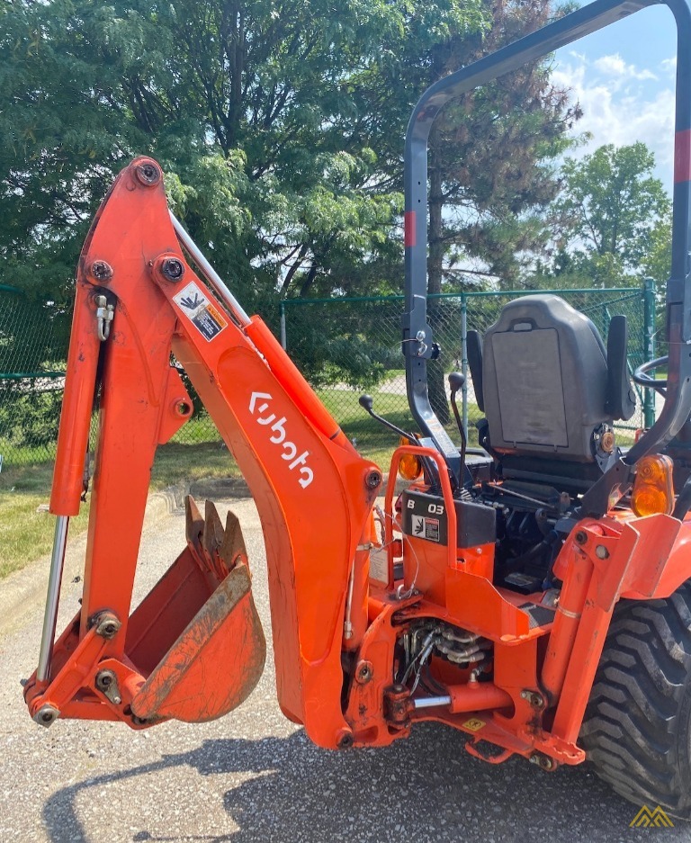 Kubota BX23S Tractor Loader Backhoe  8