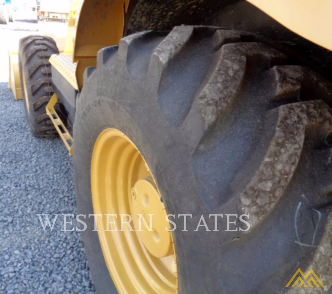 Low Hours on CAT 420F ST Backhoe Loader 7