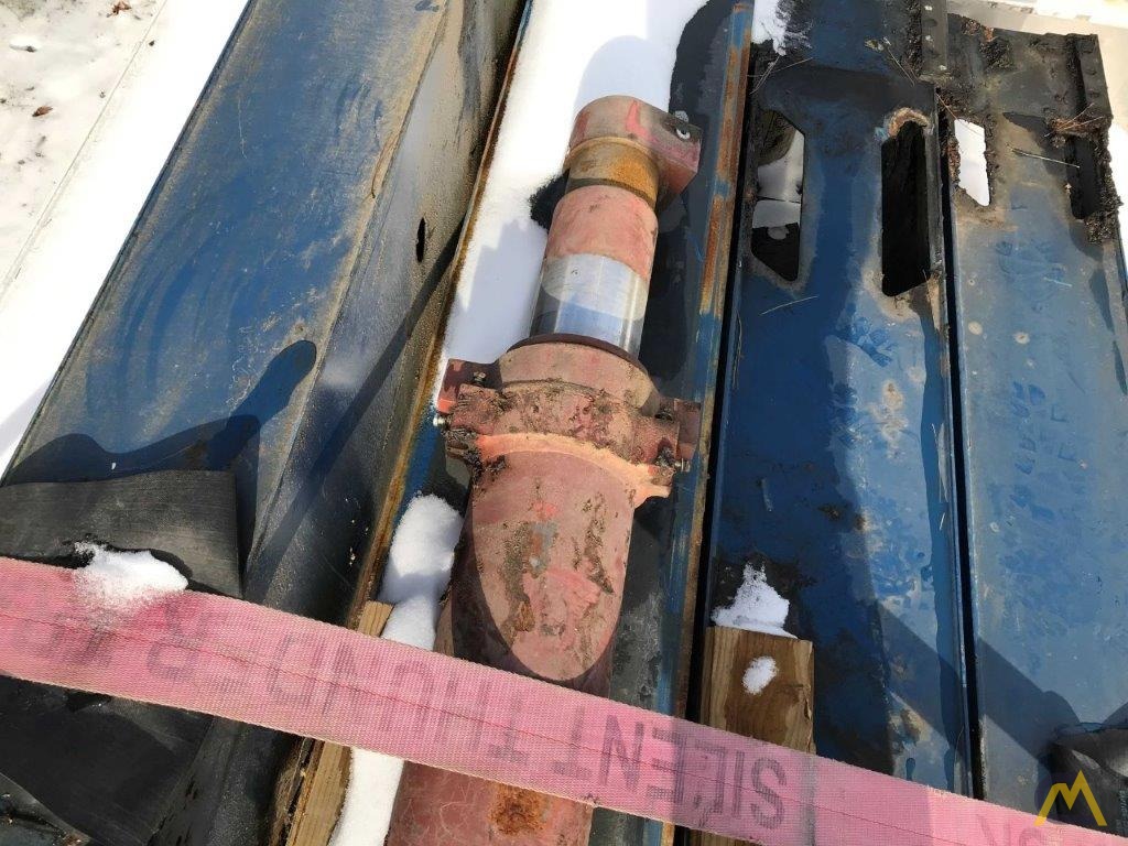 Manitex 40124SHL Five Hydraulic (Unmounted) Proportional Boom Sections - Tip is bent; CranesList ID: 934 10