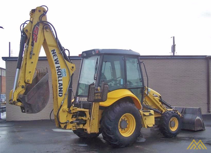 New Holland B95B Backhoe Loader 3