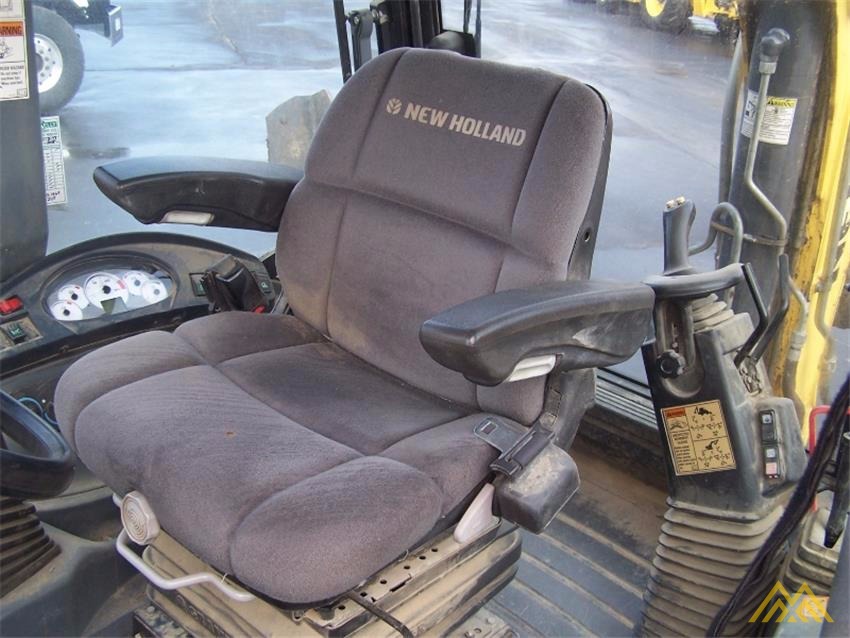 New Holland B95B Backhoe Loader 4