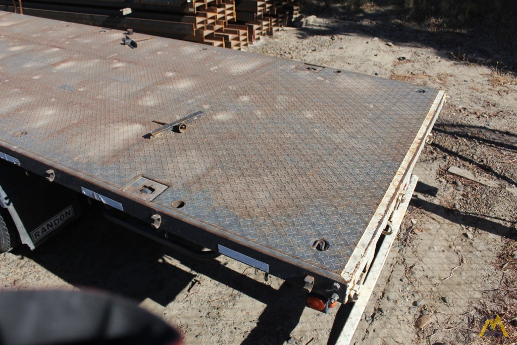 Randon 8R C6 02 01 Triple-Axle Flatbed Trailer 1