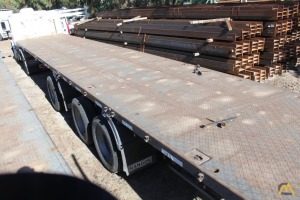 Randon 8R C6 02 01 Triple-Axle Flatbed Trailer