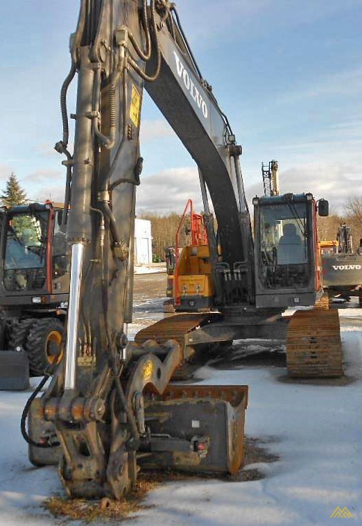 Volvo EC220EL Crawler Excavator 2